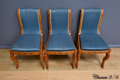 Suite de 6 Chaises en Erable et Merisier, style Charles X – Milieu XXe