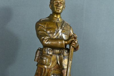 Fante scozzese in bronzo, firmato E.Carlier - Inizio XX secolo