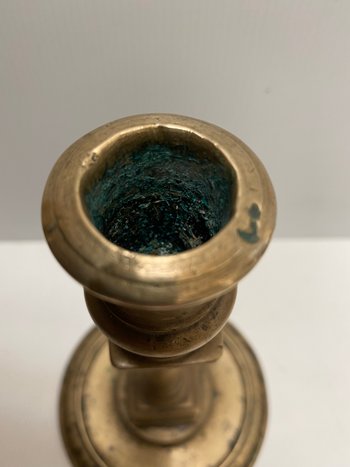 Kerzenhalter aus Bronze 15. Jahrhundert XVI. aus dem Südwesten...