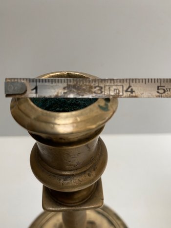 Kerzenhalter aus Bronze 15. Jahrhundert XVI. aus dem Südwesten...