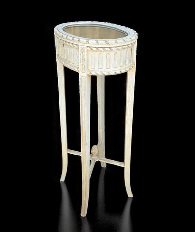 ANTIQUE LOUIS XVI STYLE DISPLAY CASE FROM THE 1900S IN WHITE LACQUERED WOOD