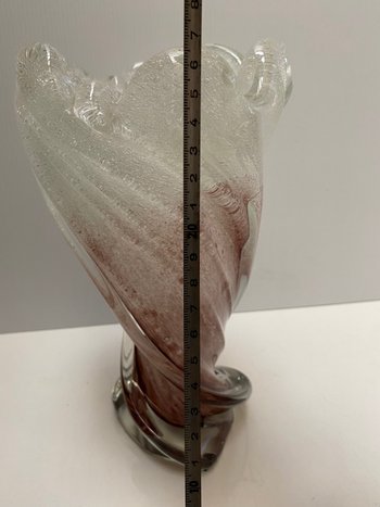 Vase aus mundgeblasenem Kristall mit eingearbeiteten Blasen, doppelschichtig