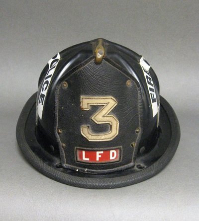 Amerikanischer Feuerwehr- und Polizeihelm. Cairns & Brother Helm