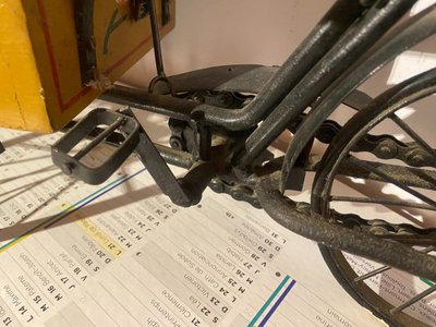  Charmant Triporteur Anglais de fleuriste "Maquette de table décorative" des Années "60" en métal