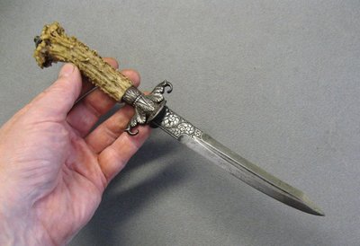 Hunting Dagger. 19th century hunting knife.