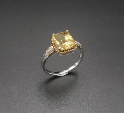 Bague citrine et diamants.