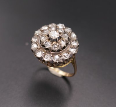 Anello con diamante, XIX secolo.