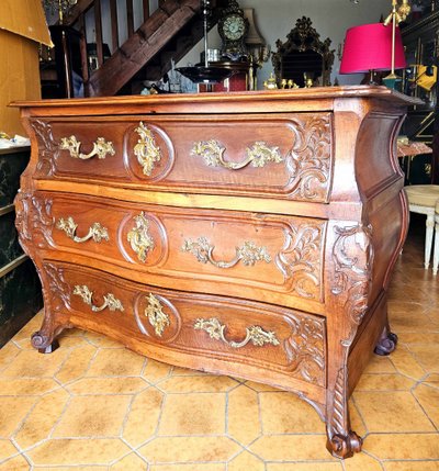 Importante Commode Tombeau XVIIIème En Noyer