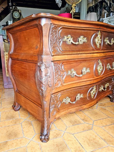 Importante Commode Tombeau XVIIIème En Noyer