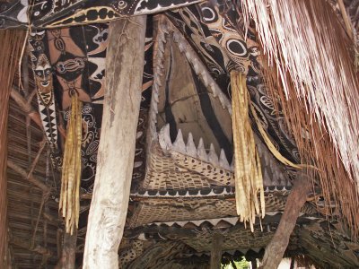 Figure Minja, sculpture, tribal art, Papua New Guinea, Oceanian art, Oceania, 146 x 21 cm