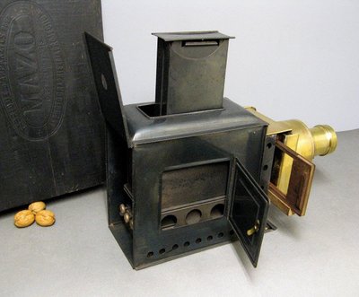 Lanterne Projecteur Passe Vue Fixe à Pétrole Du XIXe.