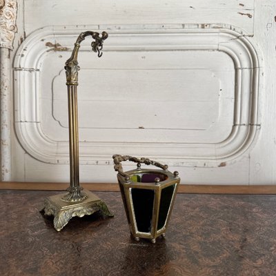 Lampe veilleuse en bronze et verres multicolores Restauration XIXe