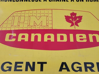  Plaque  peinte en tôle    Publicitaire CANADIEN tronçonneuse h50x l 75