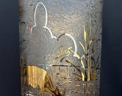 Vase en verre soufflé au décor givré et doré – signé Adat