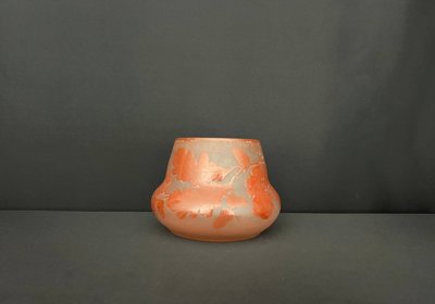 Vase aus säuregeätztem Glas - Jugendstil