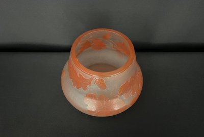 Vase aus säuregeätztem Glas - Jugendstil