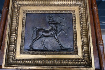coppia di targhe in bronzo con centauri Italia XIX