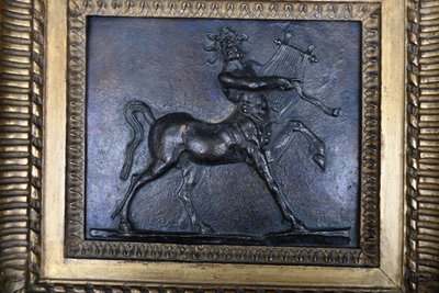 coppia di targhe in bronzo con centauri Italia XIX