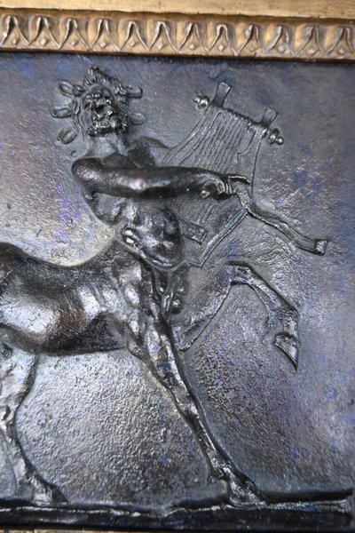 coppia di targhe in bronzo con centauri Italia XIX
