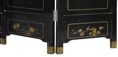 Paravento cinese a quattro ante in legno laccato e intarsi in pietra dura