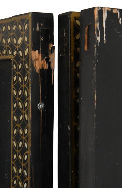 Paravento cinese a quattro ante in legno laccato e intarsi in pietra dura