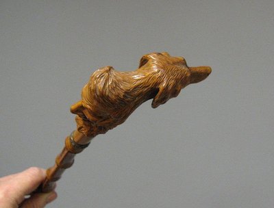 Canne d'Art Populaire Pommeau En Buis Sculpté d'Une Tête De Grotesque Et d'Une Tête De Chien. 