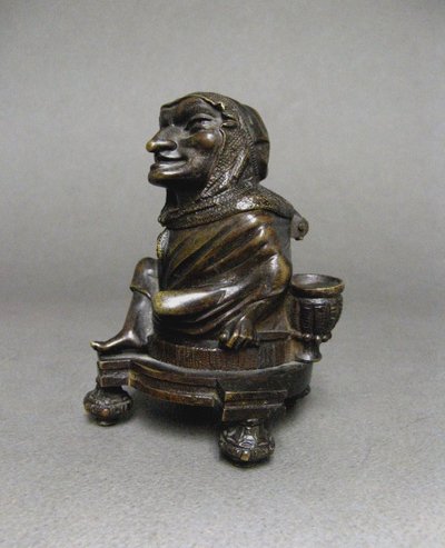 Scultura in bronzo a calamaio decorata con un nano o uno gnomo XIX secolo.