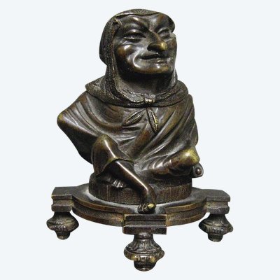 Scultura in bronzo a calamaio decorata con un nano o uno gnomo XIX secolo.