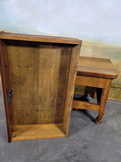 Petit commode époque XVIII ème en merisier