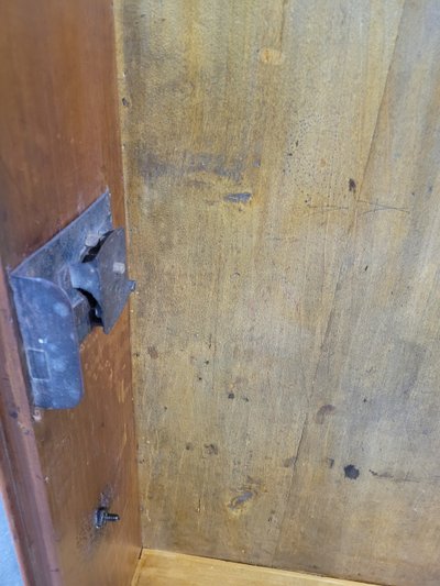 Petit commode époque XVIII ème en merisier