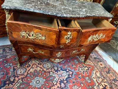 COMMODE EPOQUE LOUIS XV ESTAMPILLEE Jean-Chrysostome Stumpff (1731-1806)