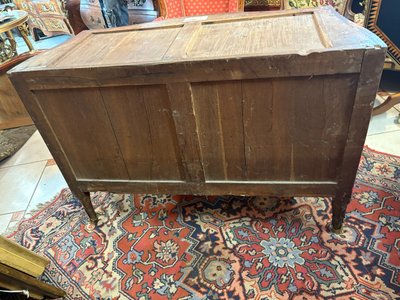 COMMODE EPOQUE LOUIS XV ESTAMPILLEE Jean-Chrysostome Stumpff (1731-1806)