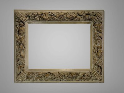 ANCIENT 19th CENTURY FRAME IN WOOD AND PAINTED STUC FOR PAINTING 35 CM X 26 CM