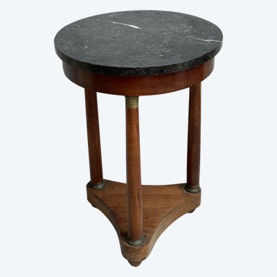 Pedestal table