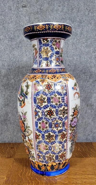 Asie XXeme : grand vase en porcelaine 