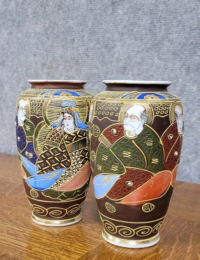 Asie XXeme : paire de vases en porcelaine émaillée de Satsuma