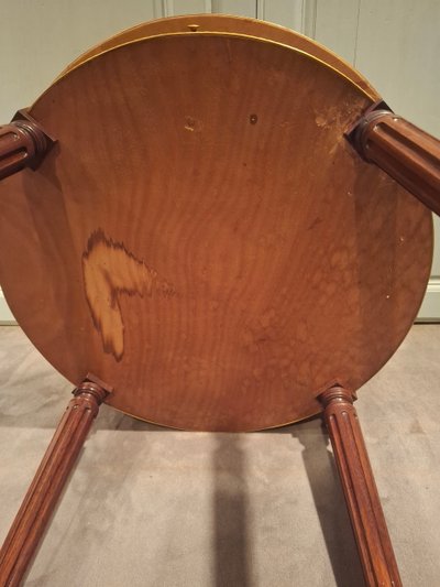 Tavolo per borraccia in mogano in stile Luigi XVI.
