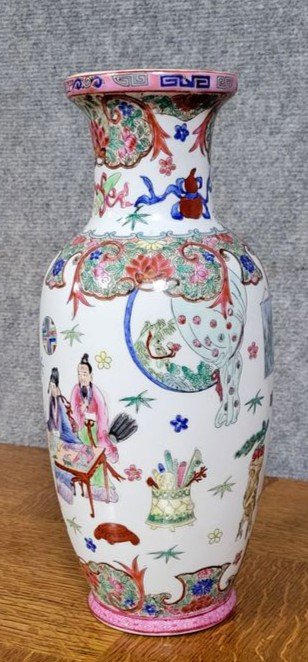 Asie XXeme : important vase en porcelaine   