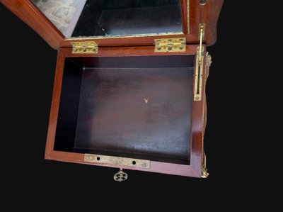 TABLE D APPOINT EN MARQUETERIE ORNÉE DE BRONZE DORÉ ÉPOQUE NAPOLÉON III