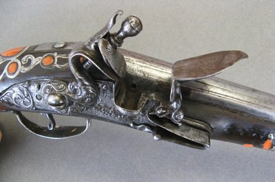 Pistola orientale a pietra focaia Impero Ottomano XIX secolo.