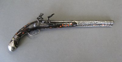Pistola orientale a pietra focaia Impero Ottomano XIX secolo.