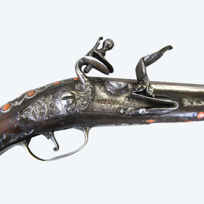 Pistola orientale a pietra focaia Impero Ottomano XIX secolo.