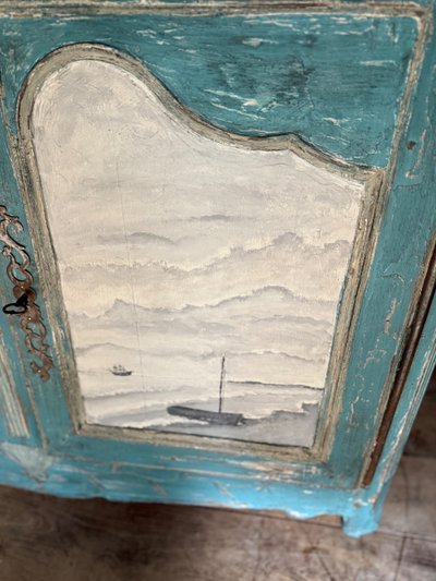 Buffet dressoir Louis XV datant du 18e siècle belle patine et peinture marine