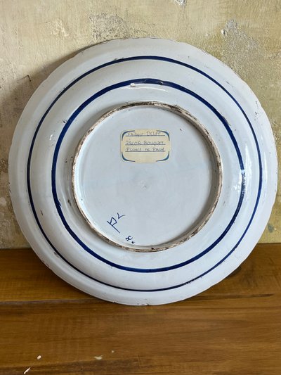 Piatto di Delft del XVIII secolo della bottega "La hache de porcelaine