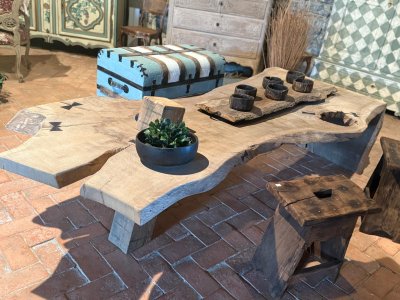 Table basse ( salon) reconstruit avec du vieux chêne datant des années 1950(environ)