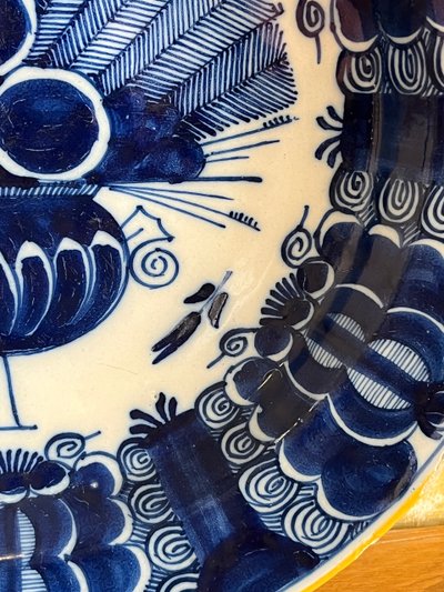 18th century Delft platter "the gilded flowerpot" workshop