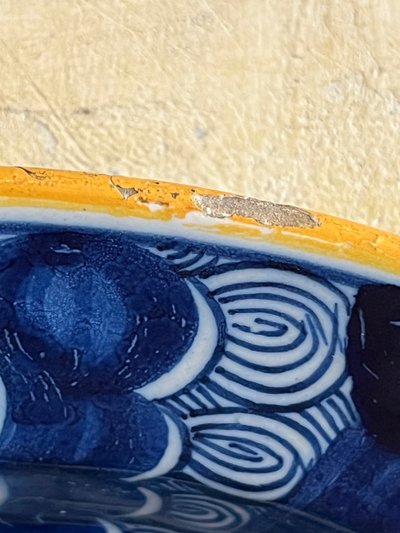 18th century Delft platter "the gilded flowerpot" workshop