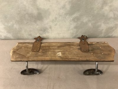 Porte manteaux, patère en fer sur bois d'époque 19 ème 