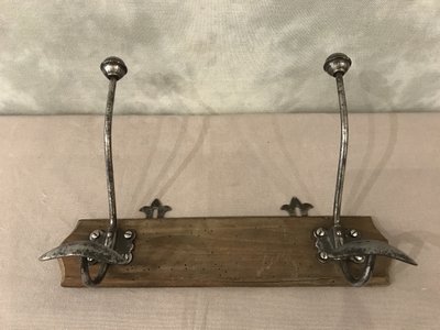 Porte manteaux, patère en fer sur bois d'époque 19 ème 