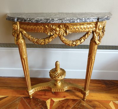 Console d'applique demi-lune d'époque Louis XVI en bois sculpté et doré vers 1780